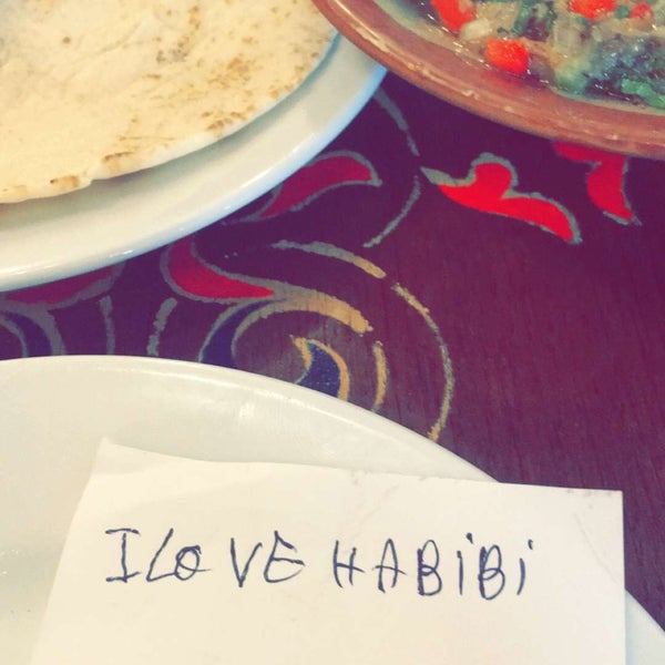 Foto tomada en Habibi Restaurant  por Ha el 7/31/2016