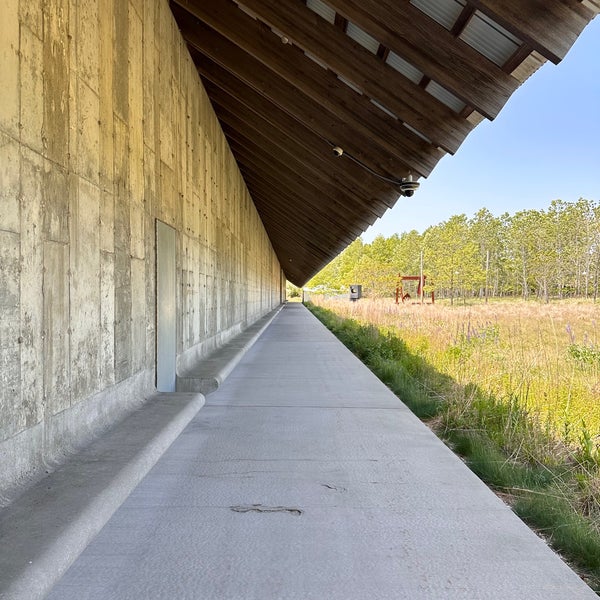 รูปภาพถ่ายที่ Parrish Art Museum โดย Christopher เมื่อ 5/29/2023