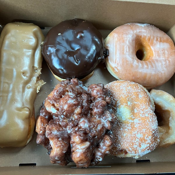 Top Pot Doughnuts Donut Shop