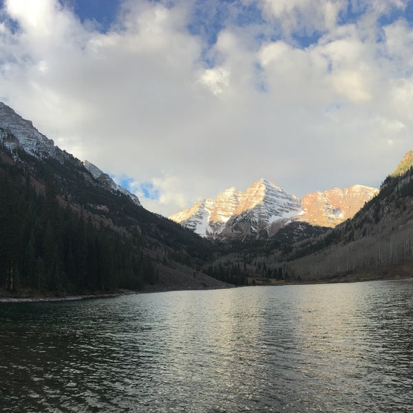 Photo taken at Maroon Bells Guide &amp; Outfitters by Dane R. on 10/15/2016