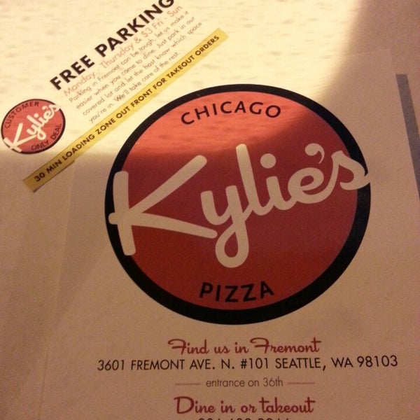 Снимок сделан в Kylie&#39;s Chicago Pizza пользователем Bruce K. 3/20/2013