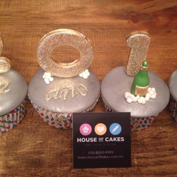 รูปภาพถ่ายที่ House of Cakes โดย House of Cakes เมื่อ 12/30/2013