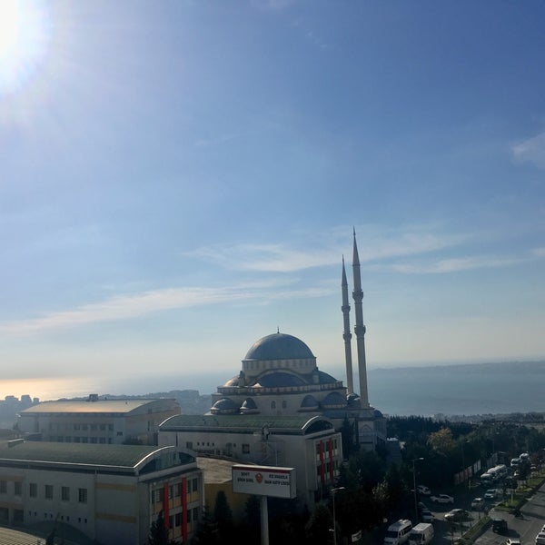 Photo taken at Beykent Üniversitesi Avalon Yerleşkesi by Türkan K. on 11/2/2018