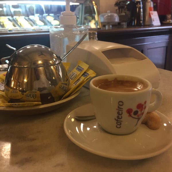 Photo prise au Café Martinelli Midi par Ivan F. le3/14/2017