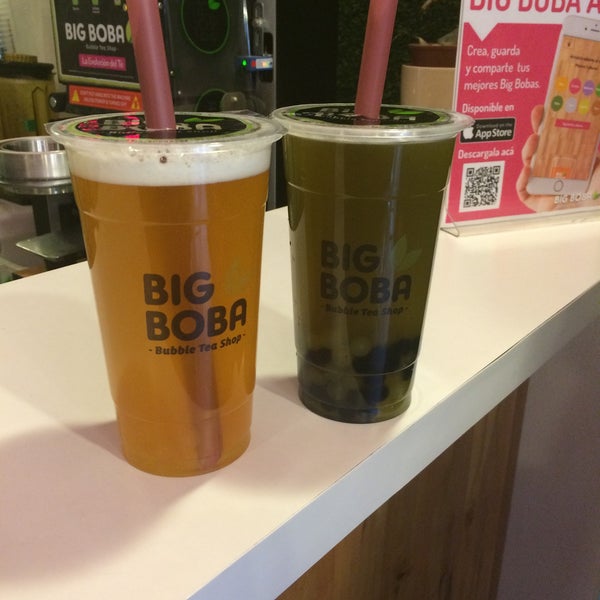 Foto tirada no(a) Big Boba Bubble Tea Shop por Karen H. em 6/1/2015