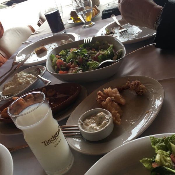 Das Foto wurde bei Sahil Restaurant von Ebru K. am 1/31/2019 aufgenommen