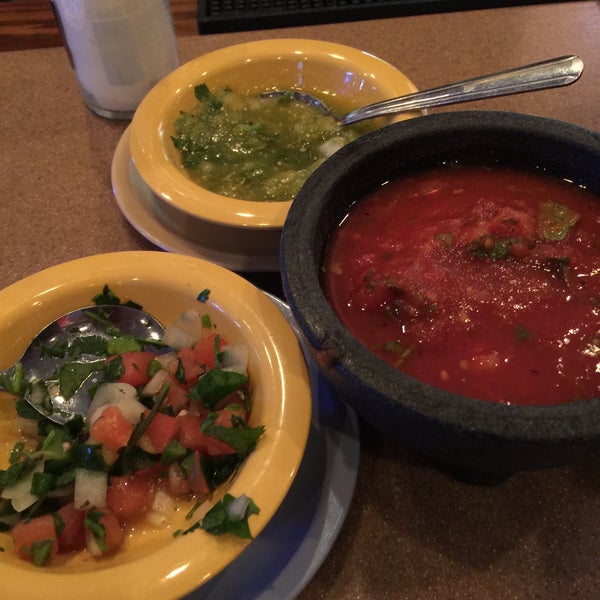 Снимок сделан в Pepe&#39;s Tacos Homer Glen пользователем MJ 12/20/2015