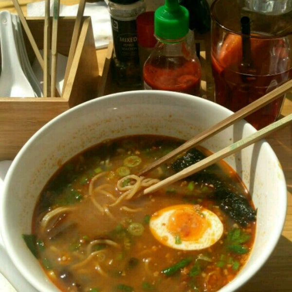 4/20/2017 tarihinde Jonas S.ziyaretçi tarafından Ramen Noedelbar'de çekilen fotoğraf