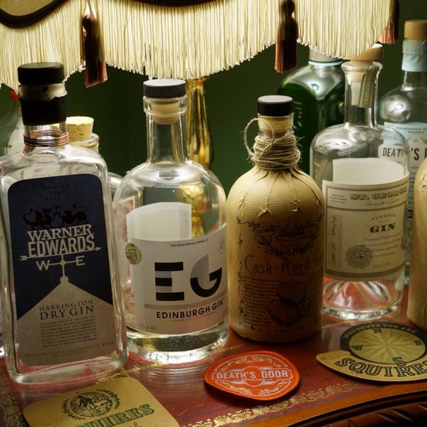 Fantastic selection of gin on top of being a bar with great ambiance and open until 11 during weeknight a in the City.