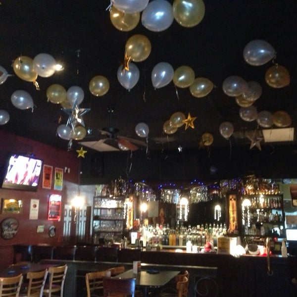 2/15/2014 tarihinde William C.ziyaretçi tarafından Bourbon Street Bar &amp; Grille'de çekilen fotoğraf