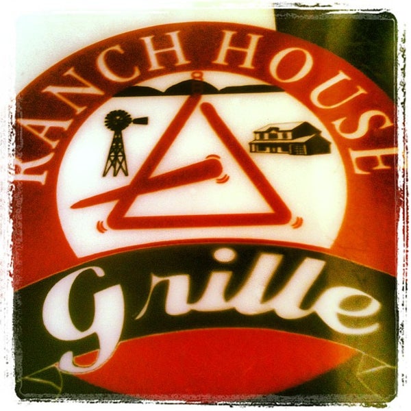 รูปภาพถ่ายที่ Ranch House Grille โดย Gary B. เมื่อ 3/22/2013