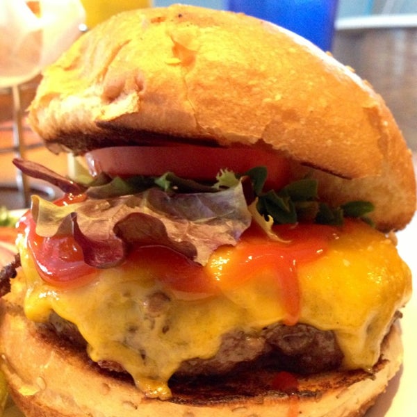 1/3/2013にNic G.が67 Burgerで撮った写真