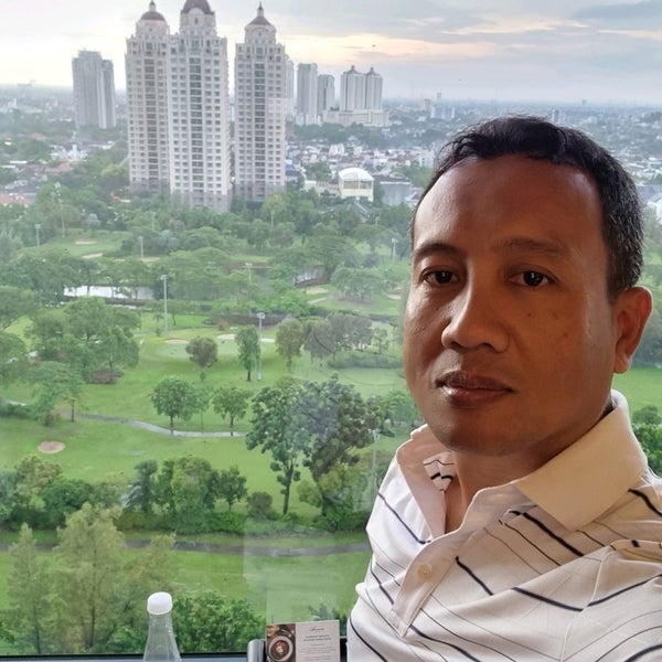 Photo taken at Fairmont Jakarta by Agung D. on 11/21/2021