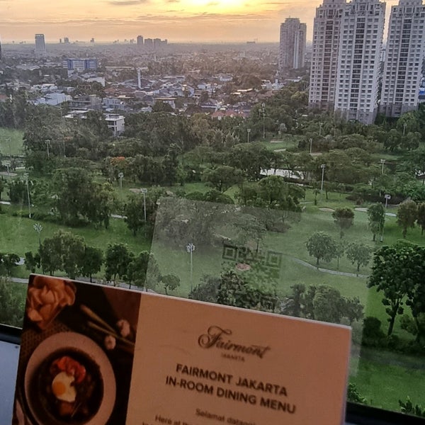 Photo taken at Fairmont Jakarta by Agung D. on 11/21/2021