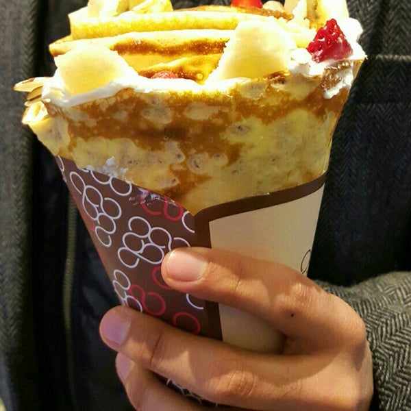 Photo taken at Eight Turn Crepe by María Paz D. on 1/19/2016