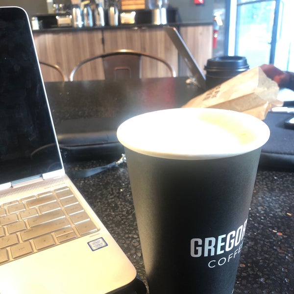 รูปภาพถ่ายที่ Gregorys Coffee โดย María Paz D. เมื่อ 2/16/2019