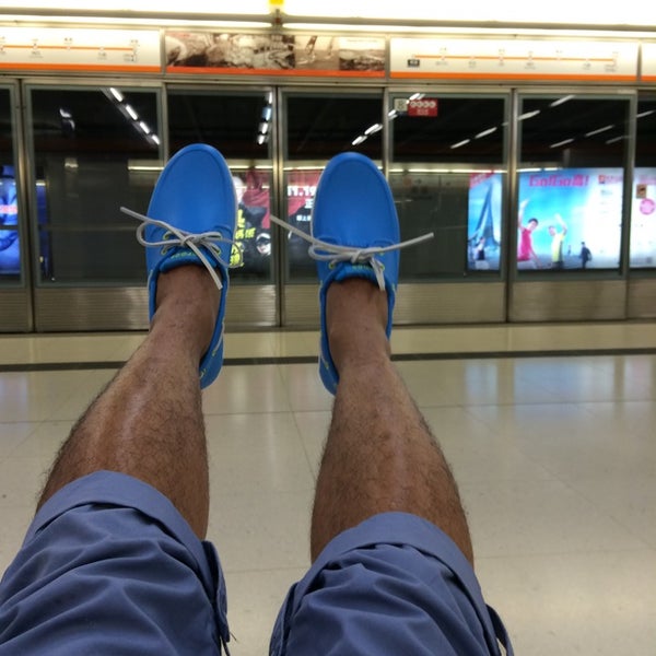 nearest crocs store to my location