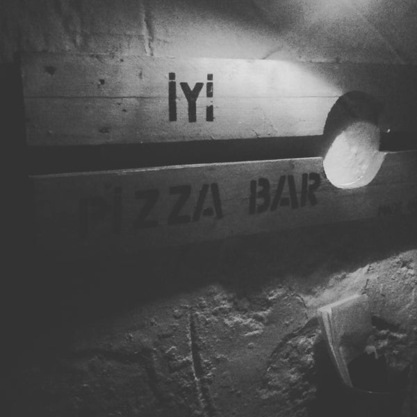 10/2/2016 tarihinde Eray Y.ziyaretçi tarafından İyi Pizza Bar'de çekilen fotoğraf