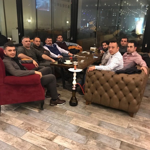 Das Foto wurde bei ŞİŞA NARGİLE CAFE von Ahmet K. am 2/3/2018 aufgenommen