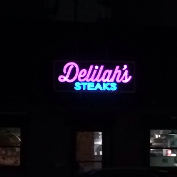 1/27/2014 tarihinde Chris N.ziyaretçi tarafından Delilah&#39;s Steaks'de çekilen fotoğraf