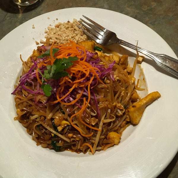 Sweet pad thai, excellent thai food with vegetarian options.