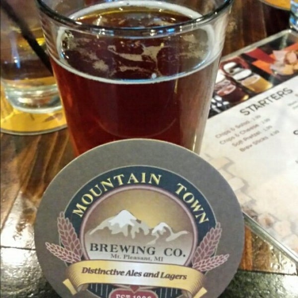 Photo taken at Mountain Town Brewing Company by Dan B. on 10/10/2015