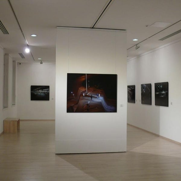 Foto diambil di Várfok Galéria oleh Krisztina K. pada 2/5/2014