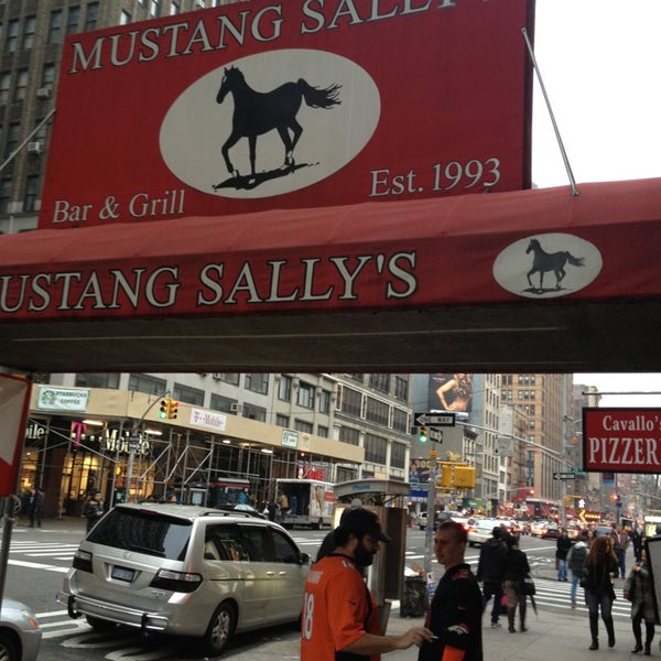Das Foto wurde bei Mustang Sally&#39;s von Steve C. am 1/12/2013 aufgenommen