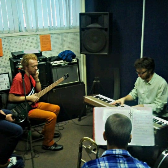 10/19/2012에 Piotr T.님이 Репетиционная База Repzona에서 찍은 사진