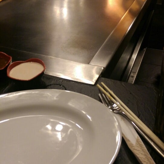 Снимок сделан в Shogun Japanese Steak House пользователем David D. 8/13/2014