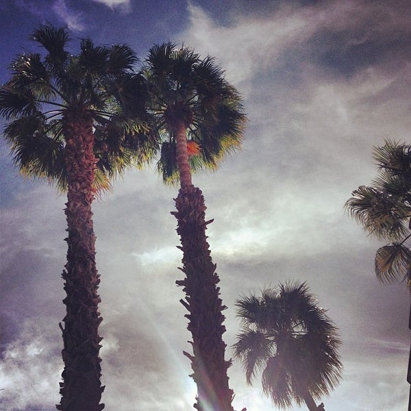 Foto diambil di Palm Valley Country Club oleh Lauren S. pada 4/12/2013