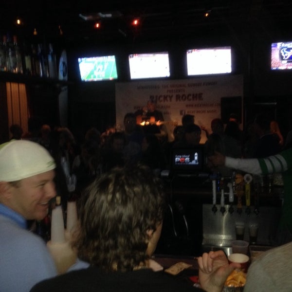 Photo taken at Minnesota&#39;s Grill &amp; Bar by Thomas C. on 11/29/2013