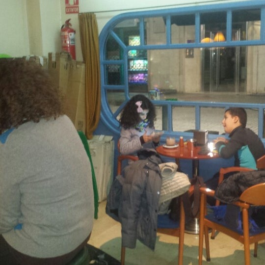 12/9/2013에 Raul G.님이 Café Bar Cristal에서 찍은 사진