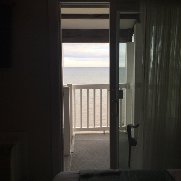 Photo taken at Surfside Hotel and Suites by Jenny L. on 4/17/2018