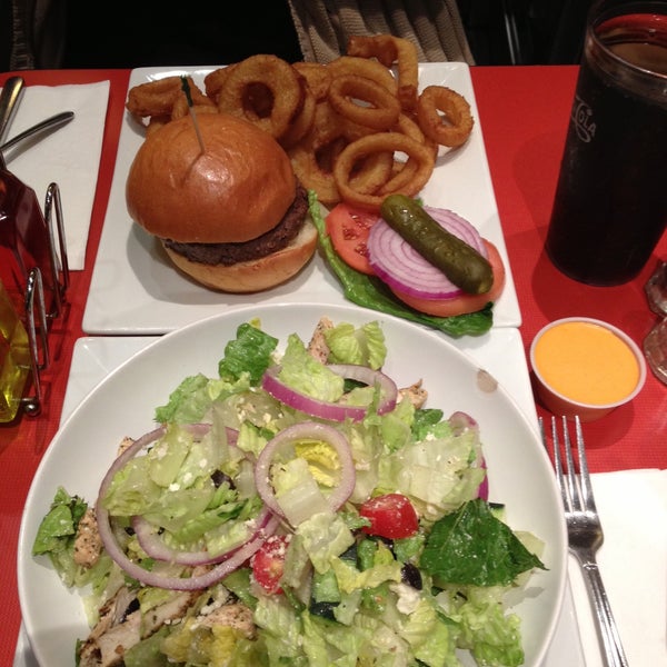 Photo taken at 5 Boro Burger by Mariam D. on 5/25/2013