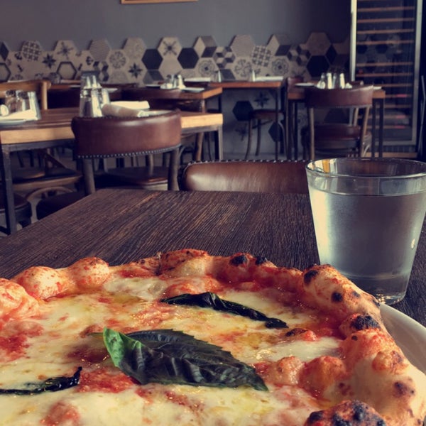 5/14/2018 tarihinde Rziyaretçi tarafından La Leggenda Pizzeria'de çekilen fotoğraf