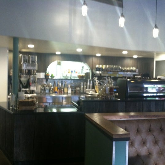 10/11/2012 tarihinde Shanda W.ziyaretçi tarafından Queen Bean Caffe'de çekilen fotoğraf