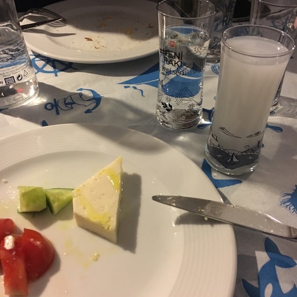 รูปภาพถ่ายที่ ÇimÇim Restaurant โดย Oğuzcan K. เมื่อ 11/17/2017
