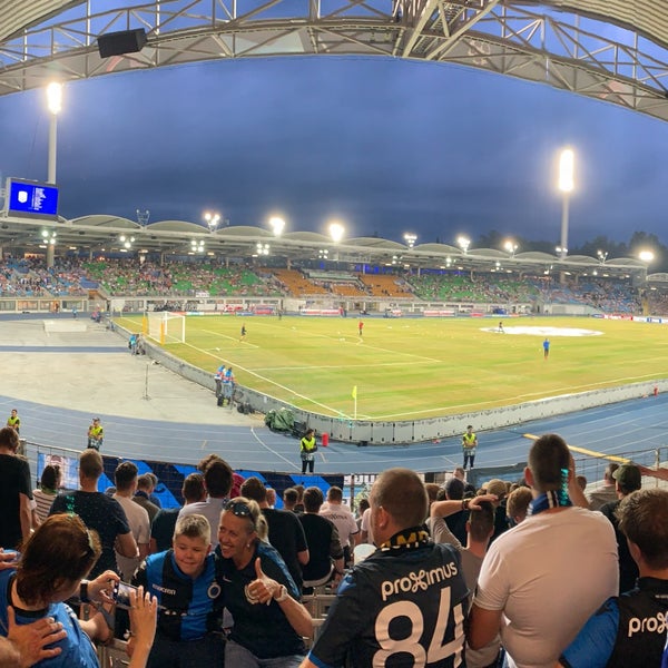 Foto tirada no(a) Gugl - Stadion der Stadt Linz por Mathias v. em 8/20/2019