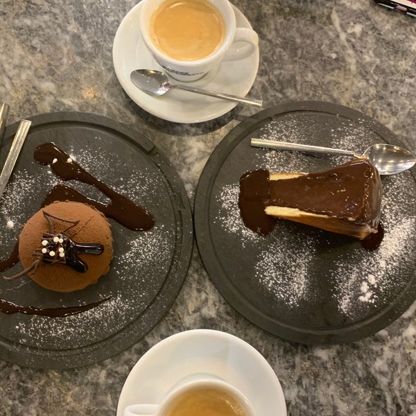 Foto diambil di Cappello Caffe oleh Fatma S. pada 12/2/2019