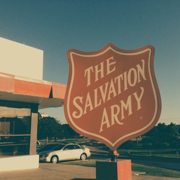 Снимок сделан в The Salvation Army Family Store &amp; Donation Center пользователем Ian 6/13/2013