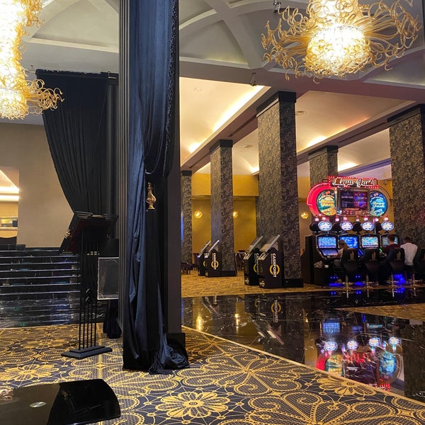 Foto diambil di Casino - Noah&#39;s Ark Hotel oleh Gmz pada 8/1/2022