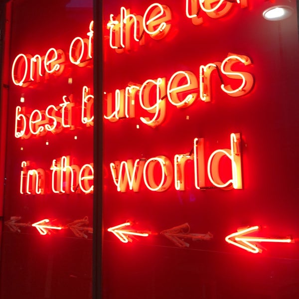 Great burgers,warm atmosphere and very pleasant staff