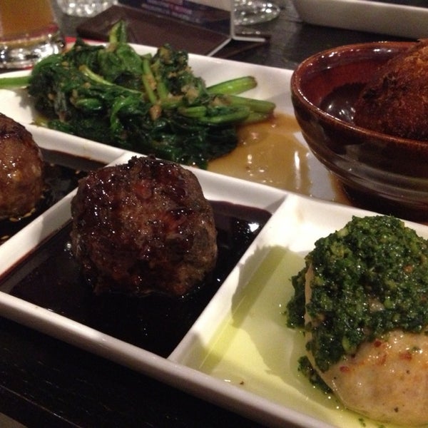 รูปภาพถ่ายที่ MEATBALLS โดย Simon W. เมื่อ 6/20/2013