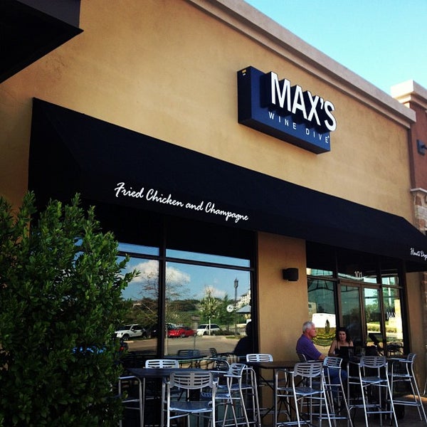 รูปภาพถ่ายที่ Max&#39;s Wine Dive San Antonio โดย Joey B. เมื่อ 10/2/2012