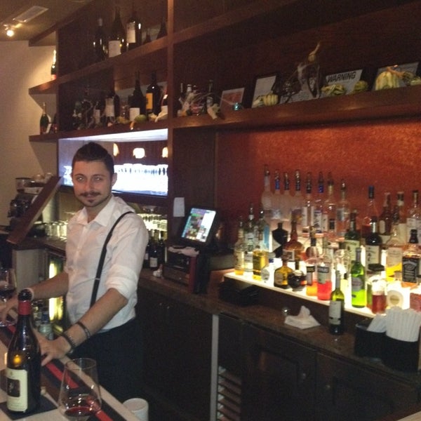 Foto diambil di Zagara Restaurant &amp; Wine Bar oleh Giuseppe M. pada 12/1/2013