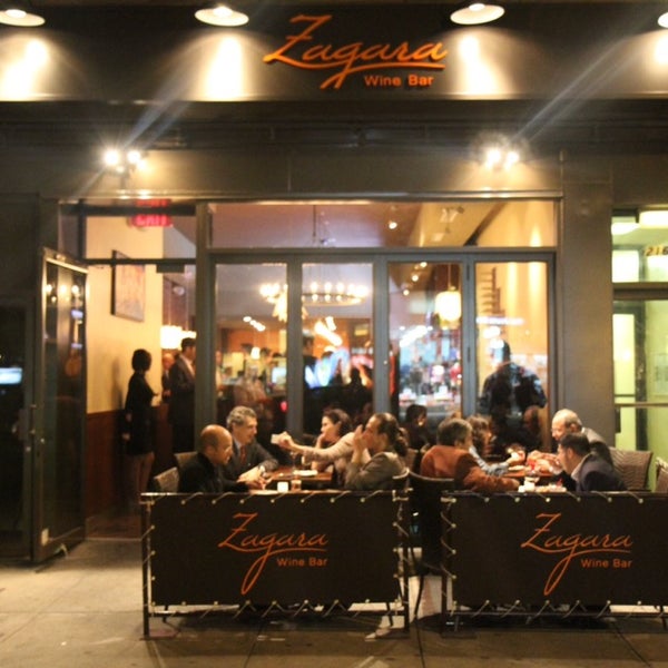 รูปภาพถ่ายที่ Zagara Restaurant &amp; Wine Bar โดย Giuseppe M. เมื่อ 12/1/2013