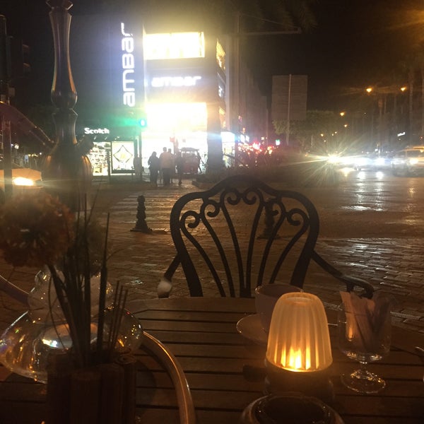 6/23/2018 tarihinde Yasin K.ziyaretçi tarafından Villa Okan Restaurant'de çekilen fotoğraf