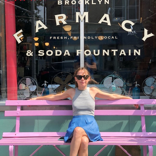 Das Foto wurde bei Brooklyn Farmacy &amp; Soda Fountain von Mike P. am 8/17/2018 aufgenommen