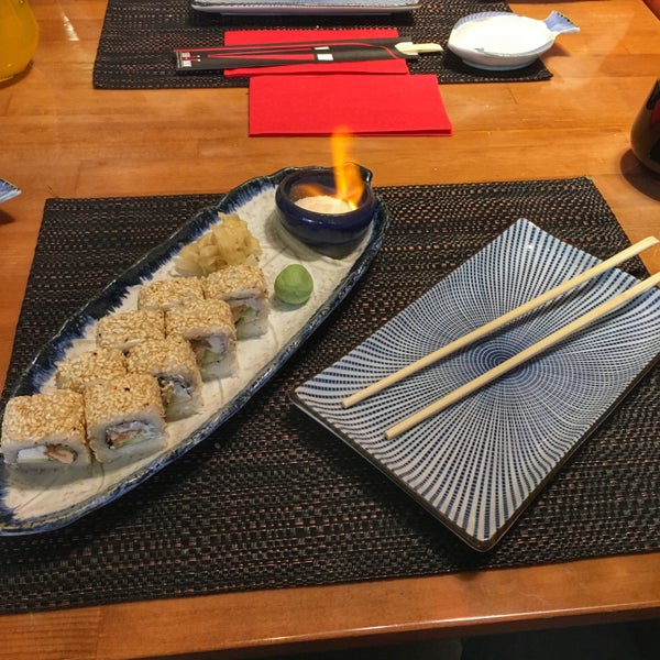 Foto tomada en Sushi Inn  por Emre DEMİR el 4/15/2019